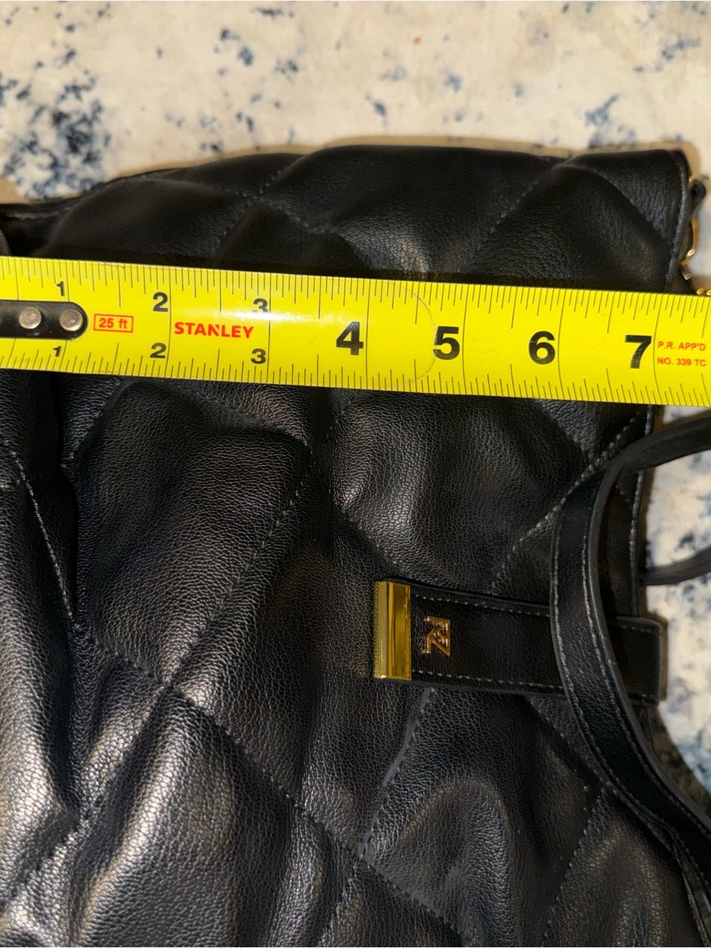 Rachel Zoe Black Quilted Crossbody Shoulder Bag Gold Chain Adjustable Strap - Picture 2 of 12